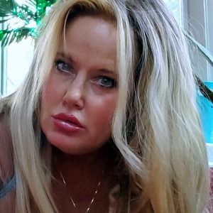 Meet your Posher, Jenn